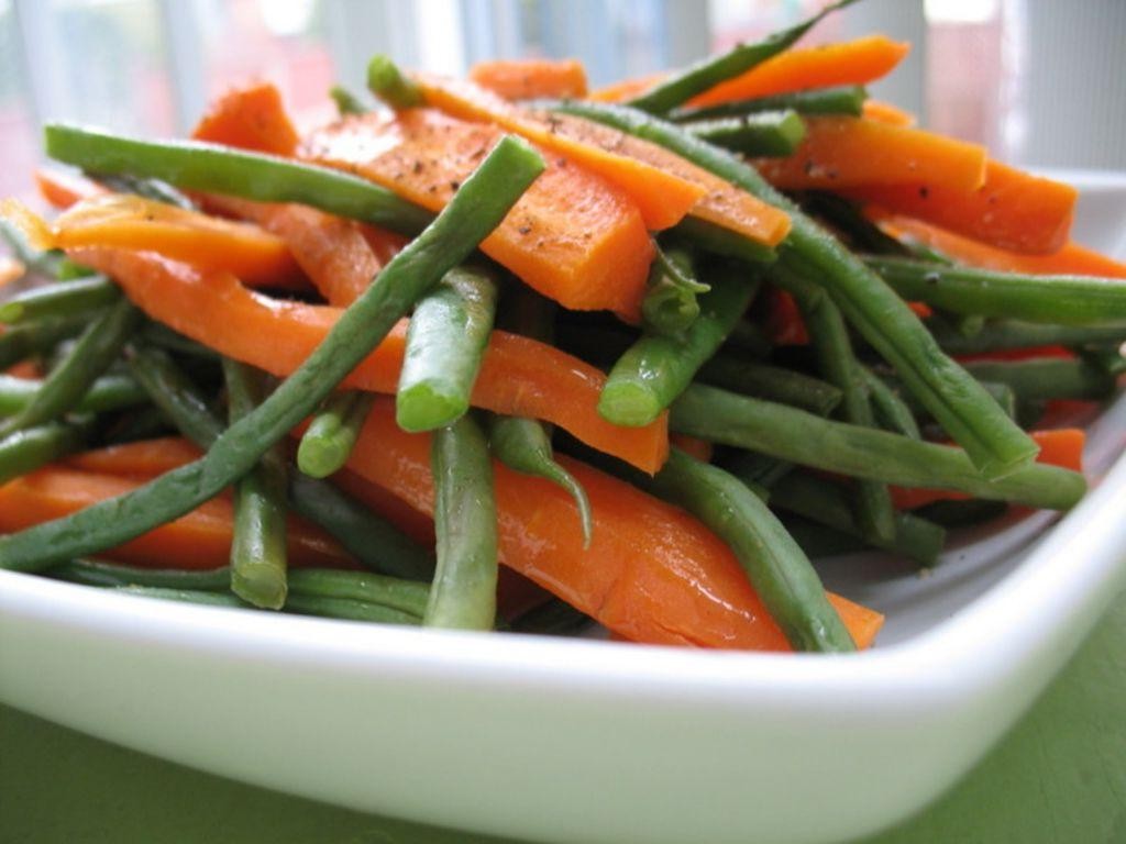 Garlic Butter Green Beans and Carrots