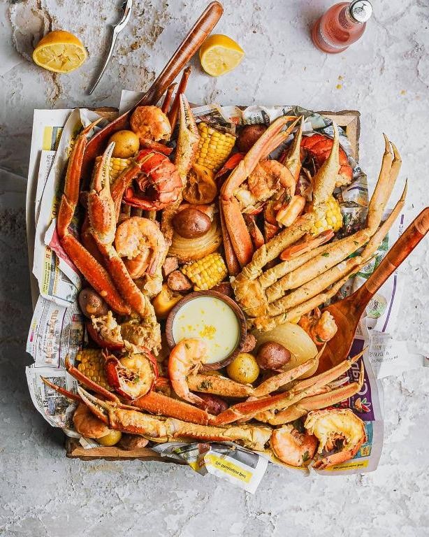Garlic Butter Herb Boiling Crab