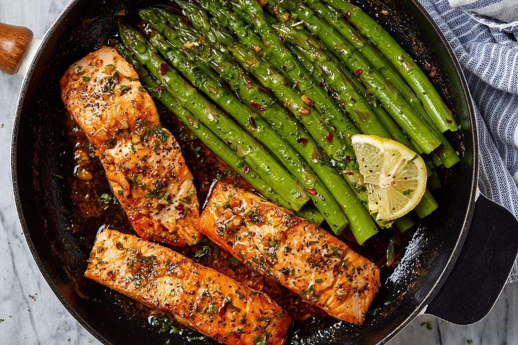 Garlic Butter Salmon with Asparagus