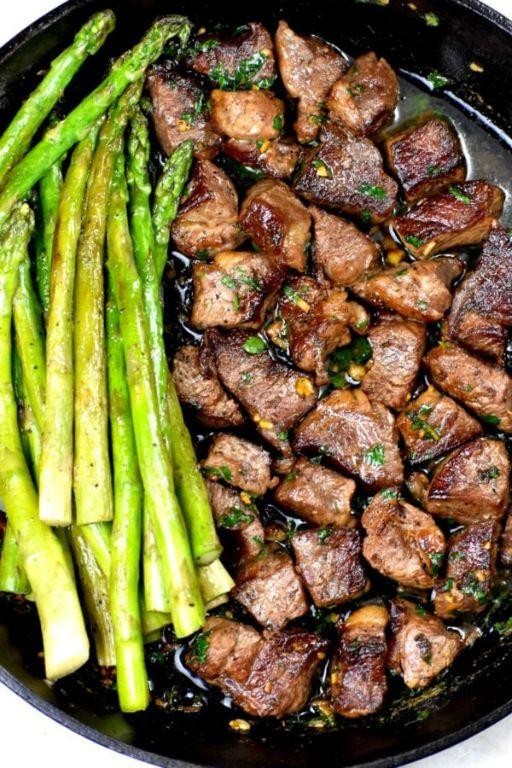 Garlic Butter Steak Bites with Asparagus