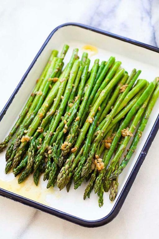 Garlic Butter Steamed Asparagus