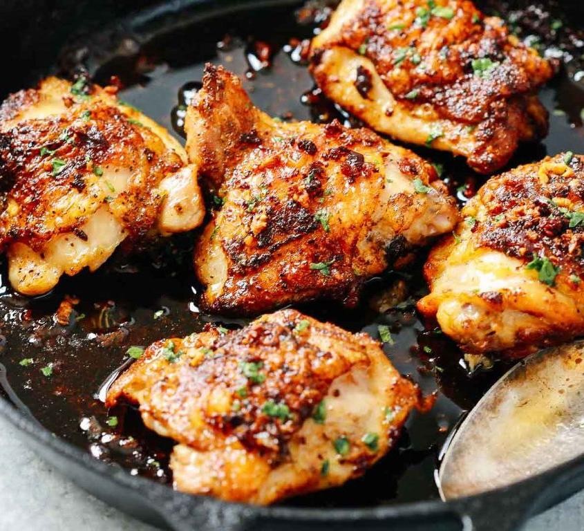 Garlic Butter Stove-Grilled Chicken Thighs