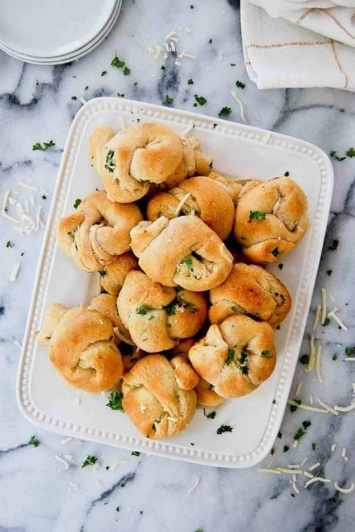 Garlic Parmesan Crescent Roll Knots