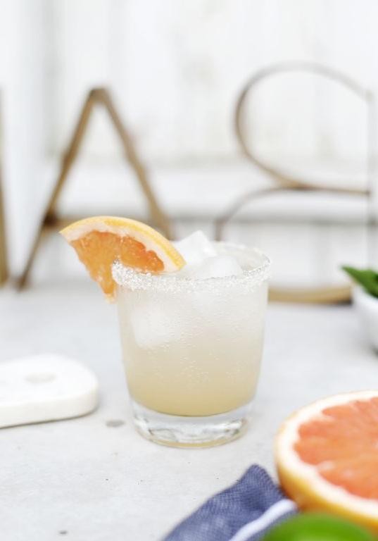Grapefruit Honey Spritzer