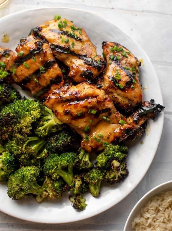 Grilled Chicken with Steamed Broccoli