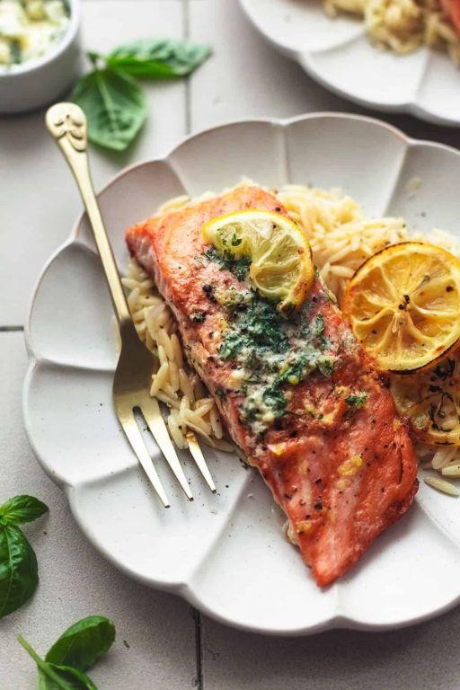 Grilled Coho Salmon with Lemon Butter Sauce