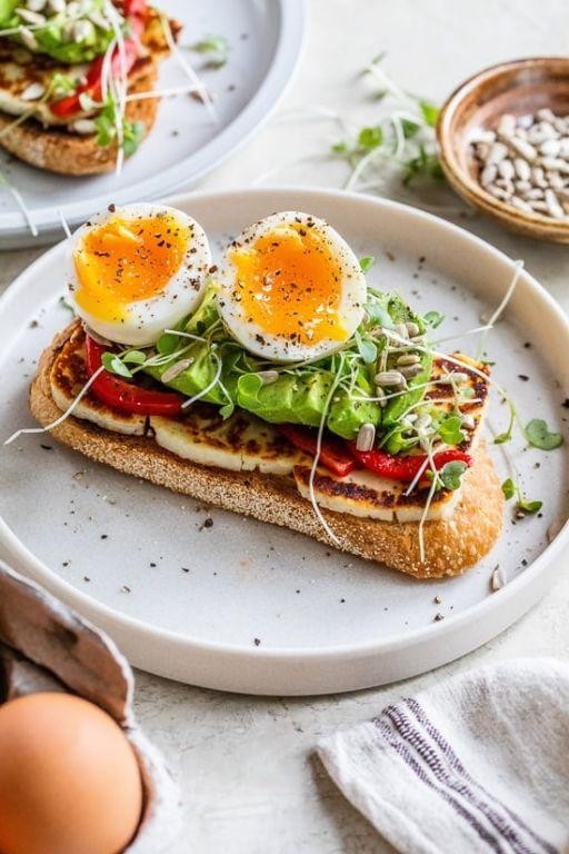 Grilled Halloumi with Avocado and Eggs