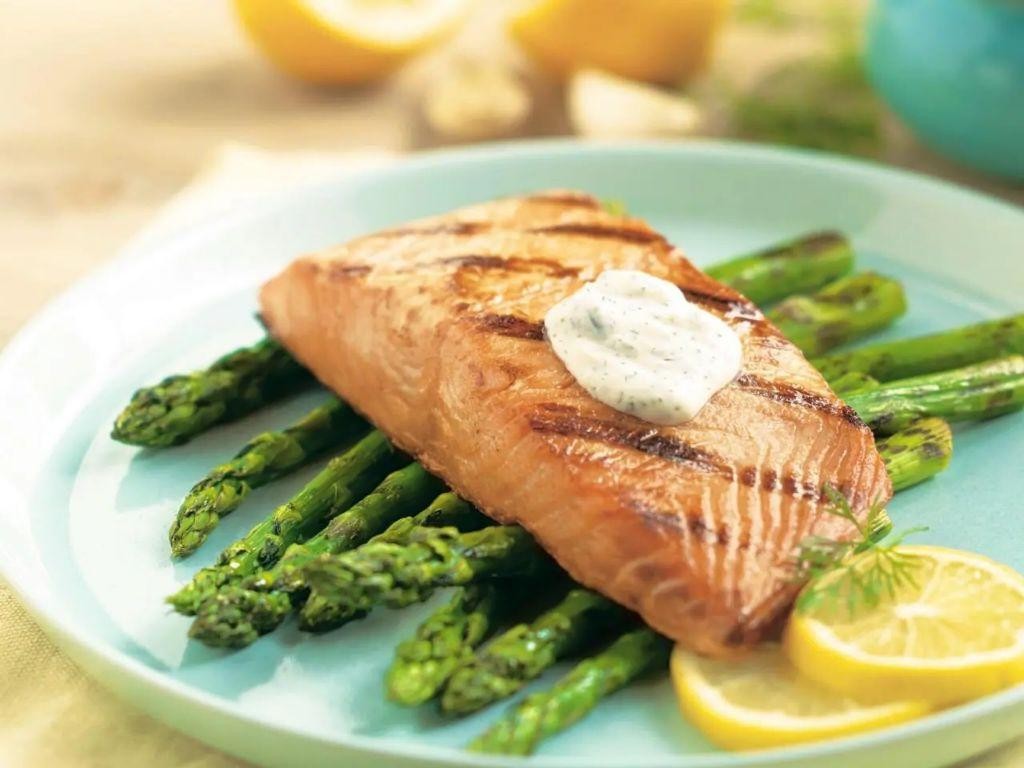 Grilled Salmon with Lemon and Dill