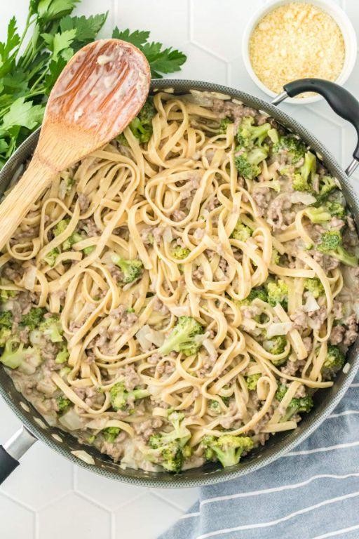 Ground Beef and Broccoli Alfredo