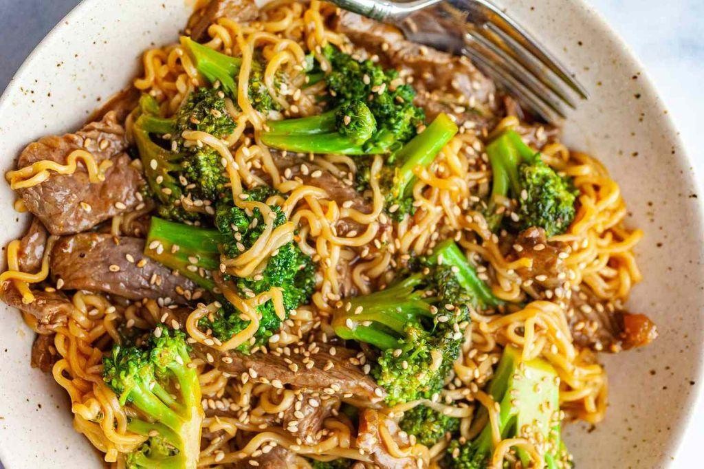 Ground Beef and Broccoli Ramen Stir-Fry