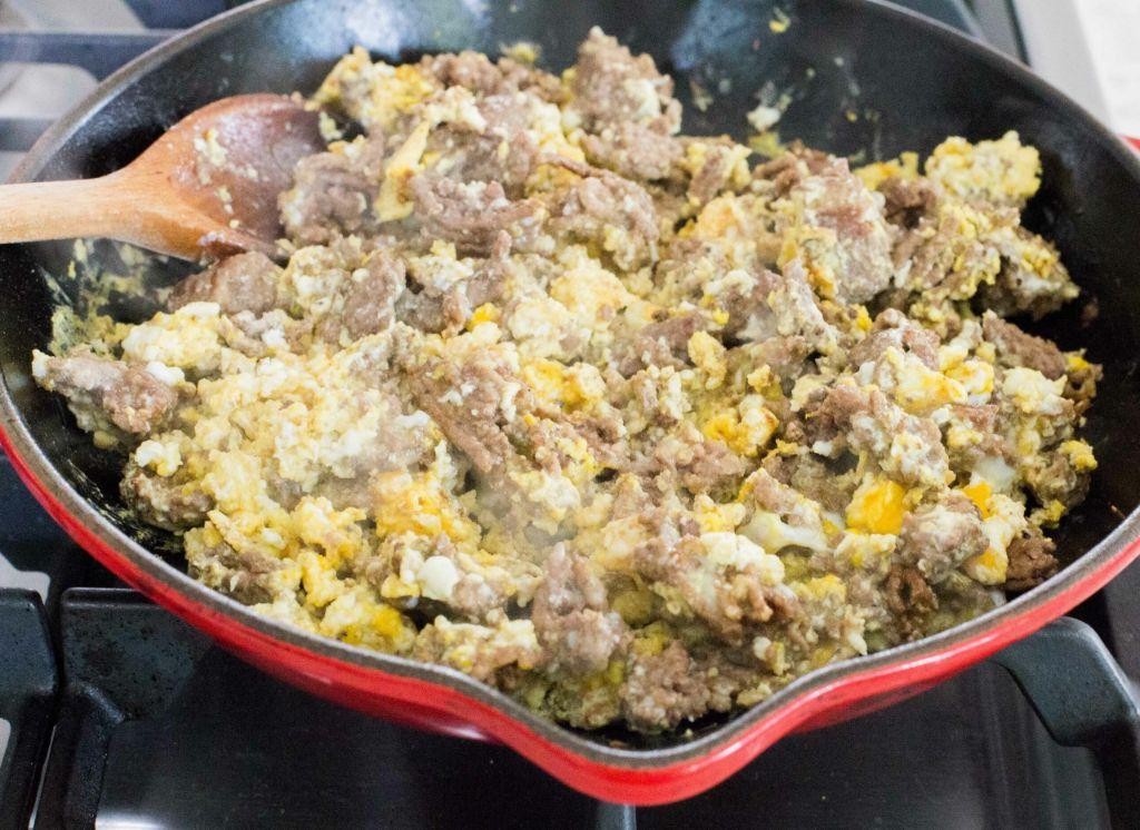 Ground Beef and Egg Breakfast Scramble