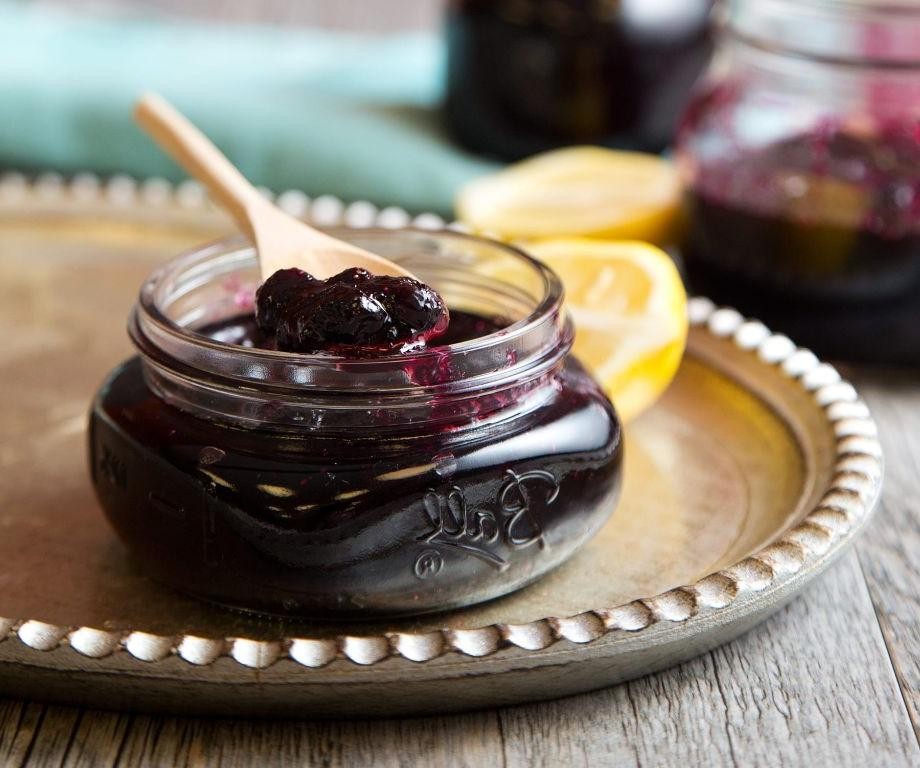 Homemade Blueberry Jam with Vanilla