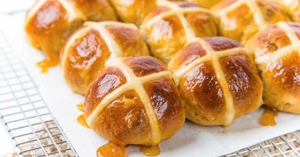 Homemade Hot Cross Buns with Spiced Glaze