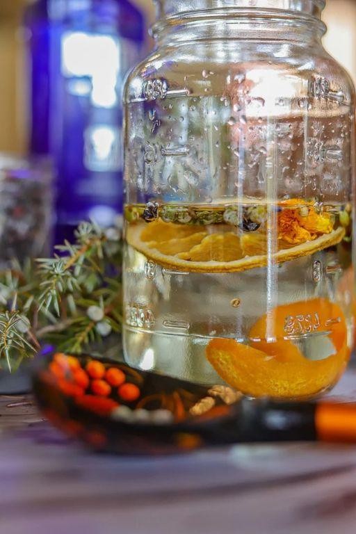 Homemade Juniper Berry Gin
