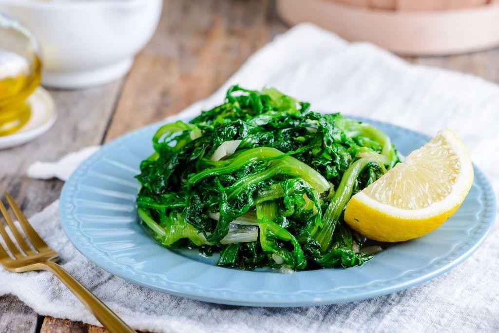 Horta Vrasta (Boiled Greens with Lemon)