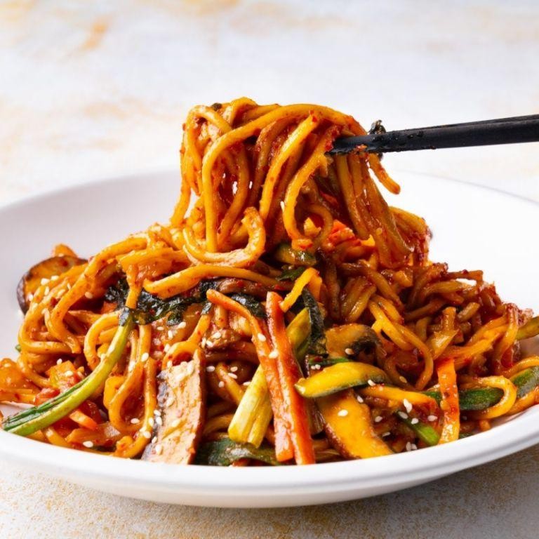 Kimchi Chow Mein Stir-Fry