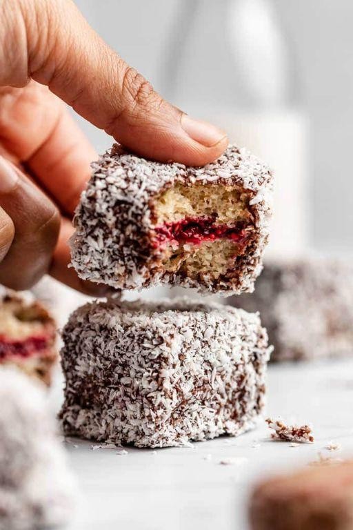 Lamingtons with Coconut and Raspberry Jam