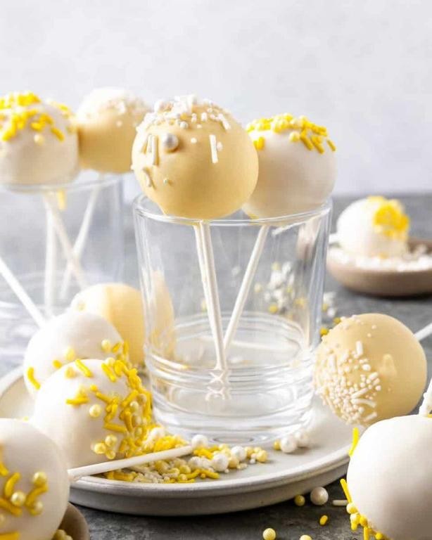Lemon Drizzle Cake Pops