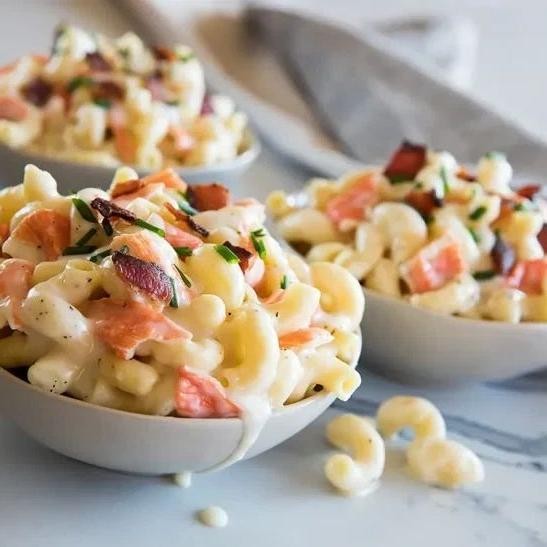 Lobster Mac and Cheese with Bacon and Chives