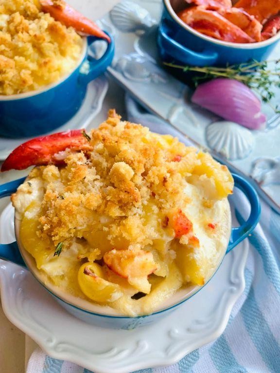 Lobster Mac and Cheese with Herbed Breadcrumbs