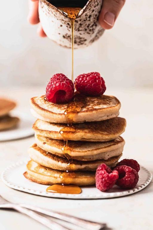 Low FODMAP Pancakes with Maple Syrup