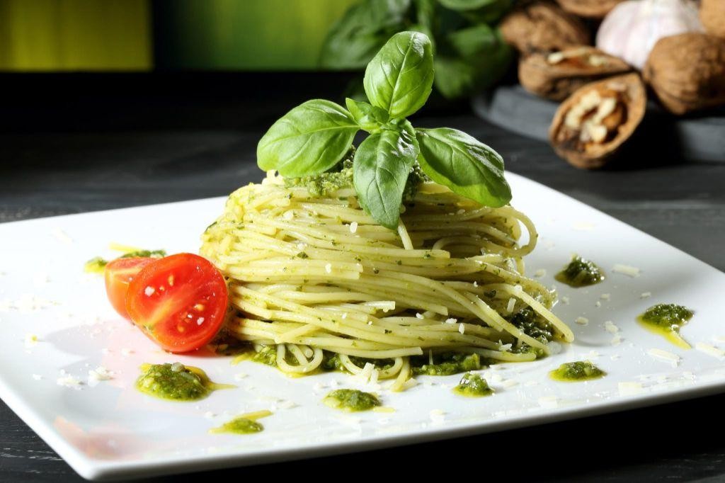 Low-Potassium Pasta with Basil Pesto