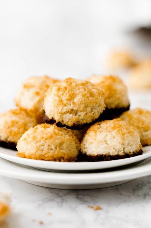 Low-Sugar Coconut Macaroons