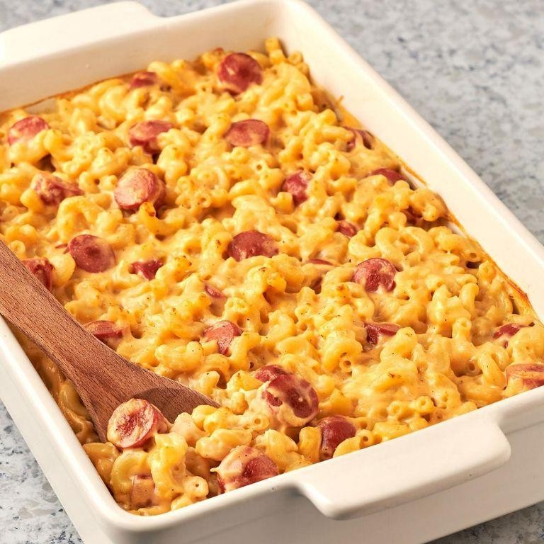 Mac and Cheese with Hot Dogs
