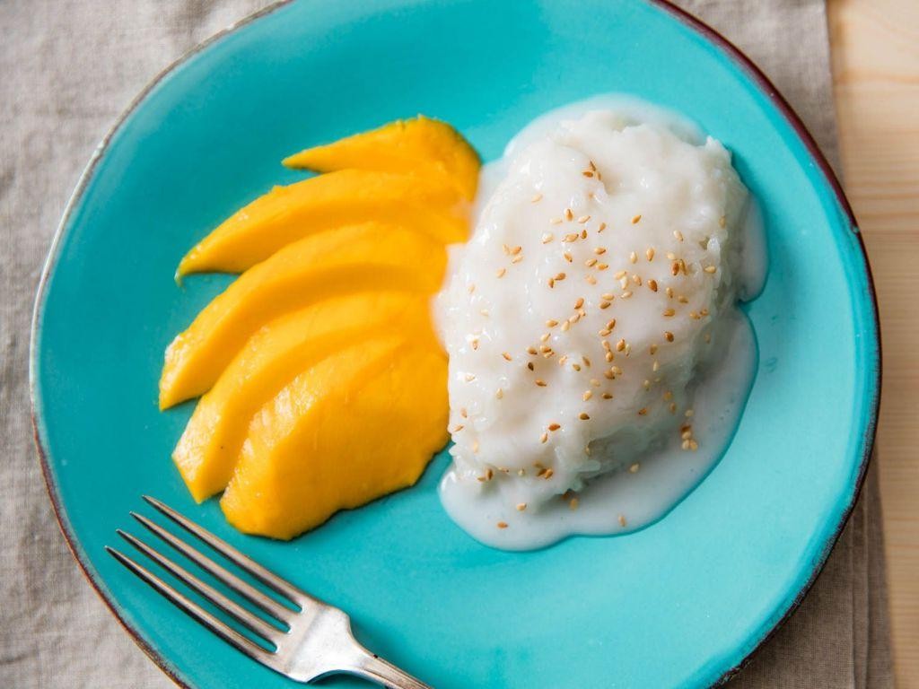 Mango Sticky Rice with Coconut Sauce