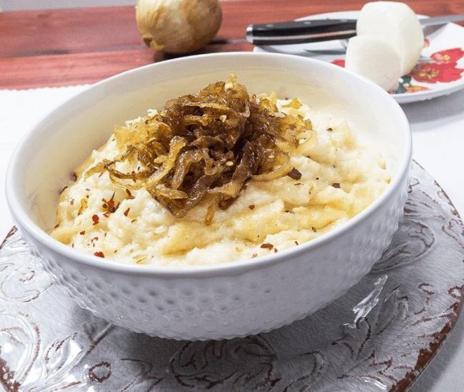 Mashed Cauliflower with Caramelized Onions