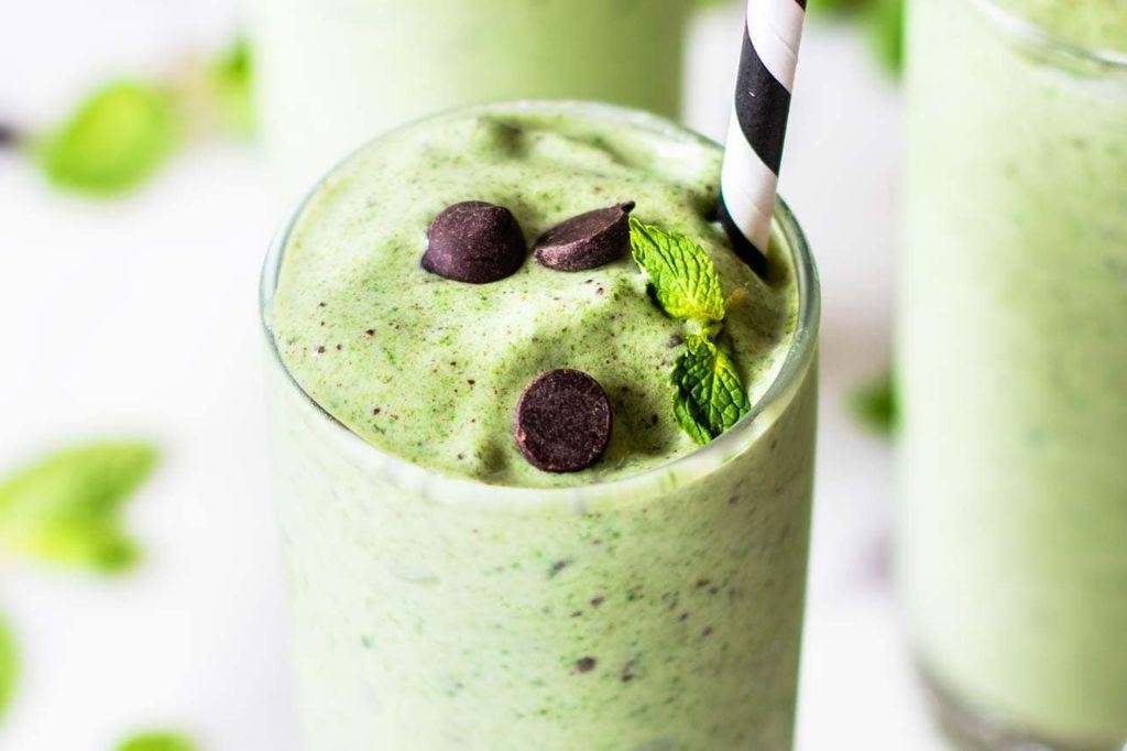 Mint Chocolate Chip Post-Workout Smoothie