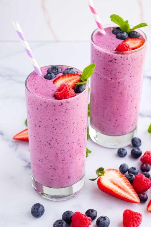 Mixed Berry Yogurt Smoothie