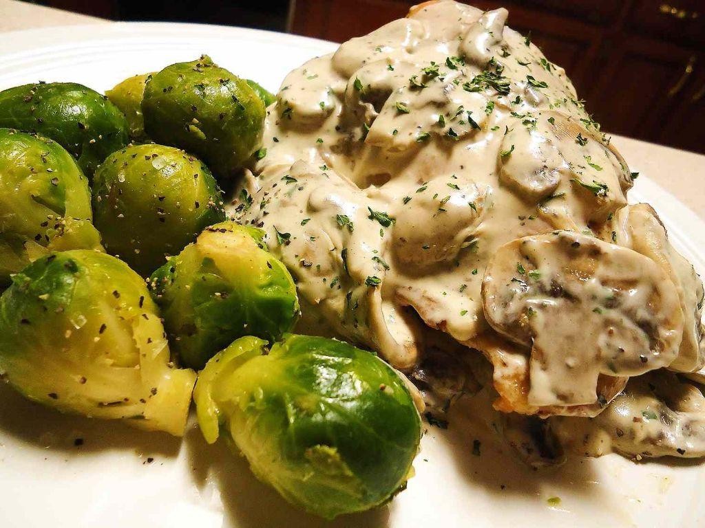 Mushroom and Swiss Chicken Bake