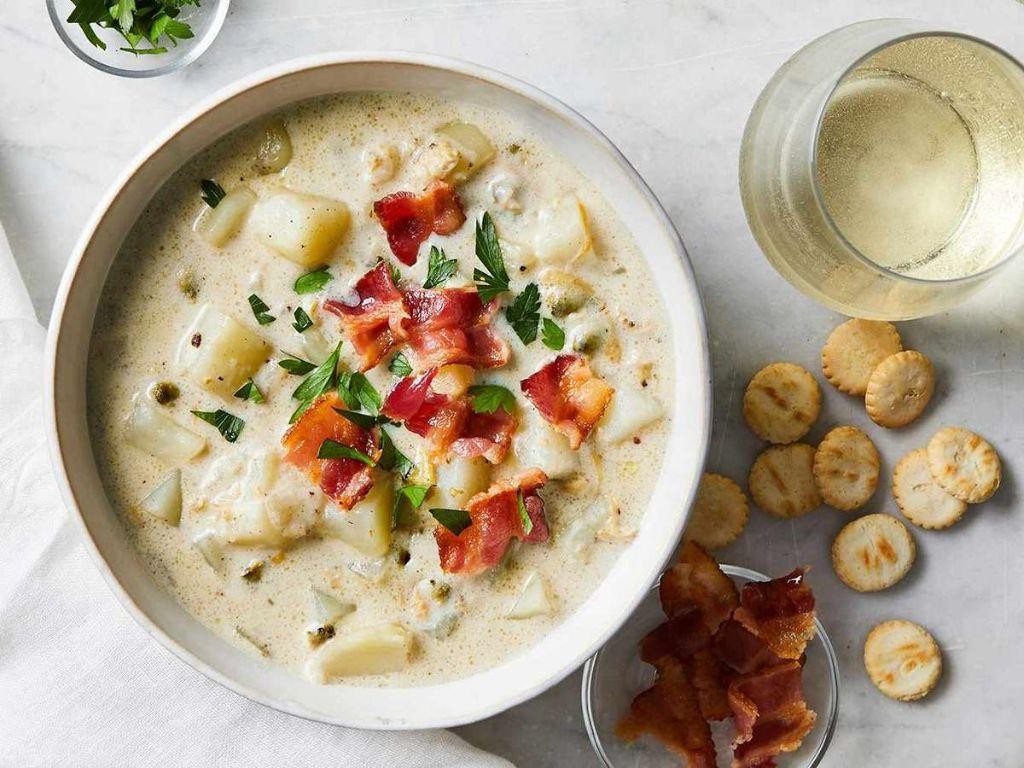 New England Clam Chowder with Bacon