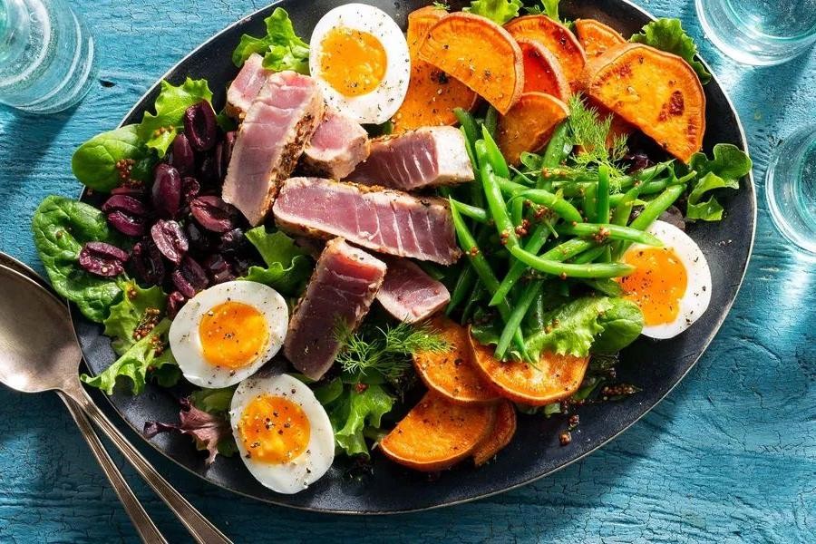 Nicoise Salad with Tuna and Green Beans