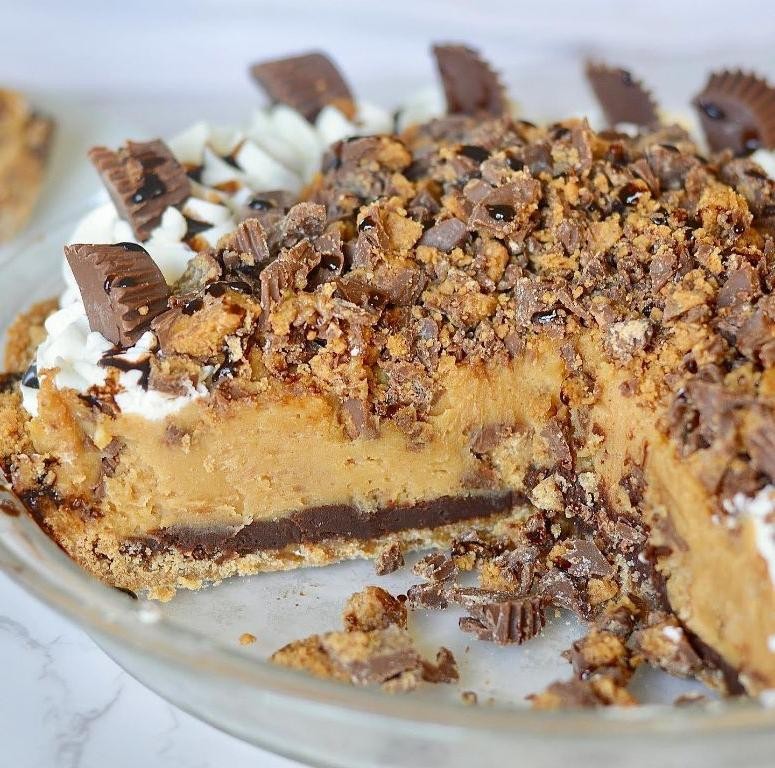 No-Bake Chocolate Peanut Butter Graham Cracker Pie