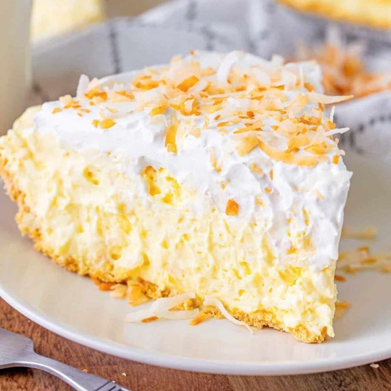 No-Bake Coconut Cream Graham Cracker Pie