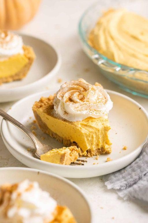No-Bake Pumpkin Spice Graham Cracker Pie