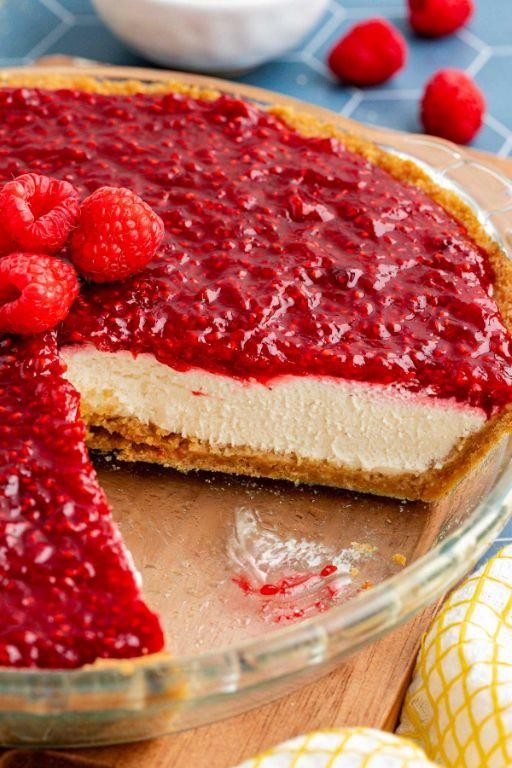 No-Bake Raspberry Cream Graham Cracker Pie