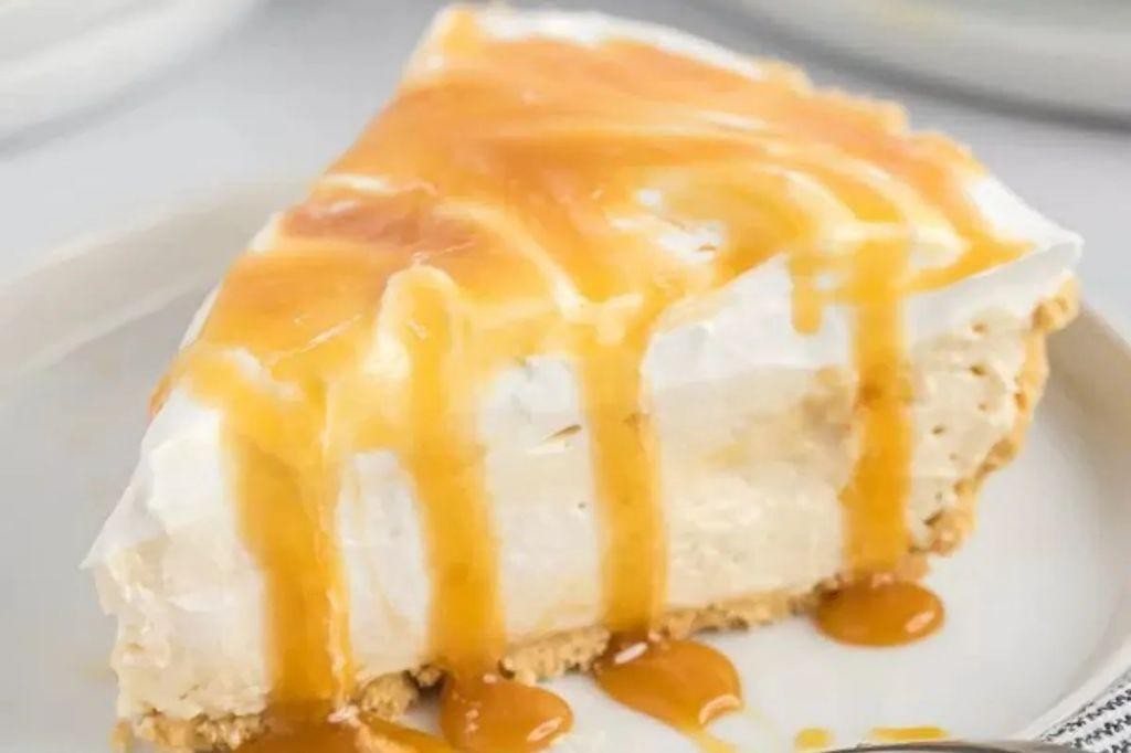 No-Bake Salted Caramel Graham Cracker Pie