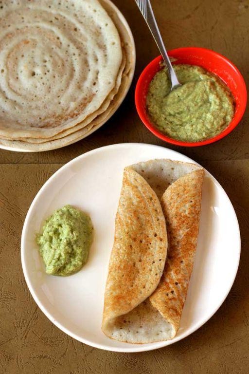 Oat and Methi Dosa with Fenugreek Flavor