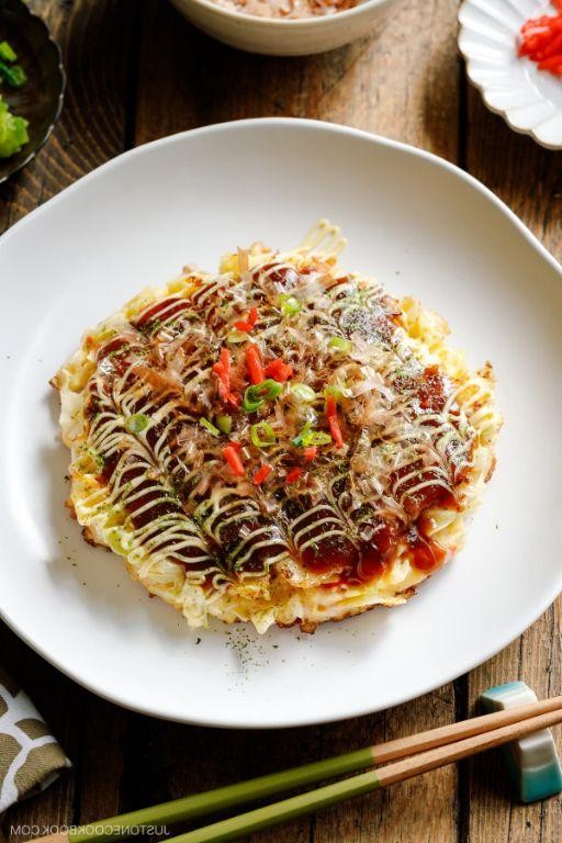 Okonomiyaki Bento with Japanese Pancake and Bonito Flakes
