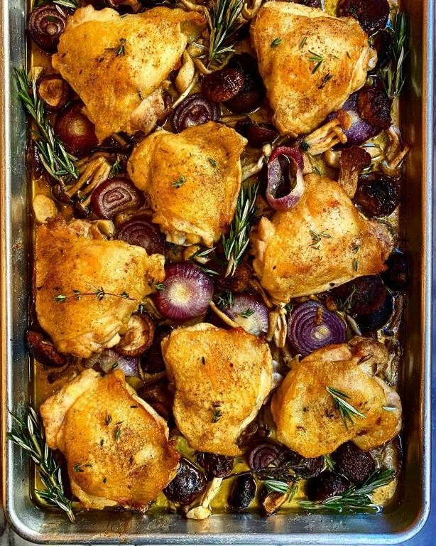 One Pan Chicken Drumsticks with Mushrooms and Onions