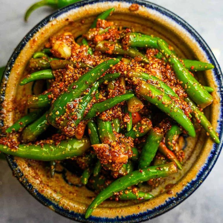 Onion and Green Chili Achaar