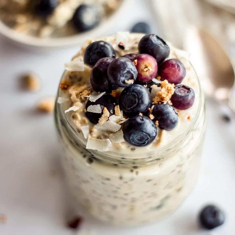 Overnight Oats with Blueberries