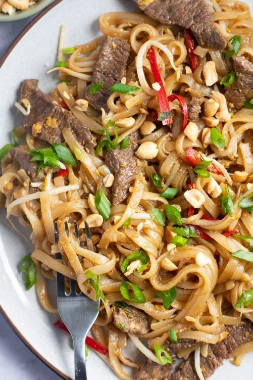 Pad Thai with Grilled Beef and Chili Flakes