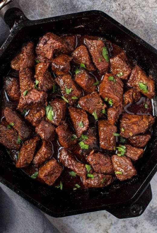 Pan-Seared Beef Cubes with Red Wine Sauce
