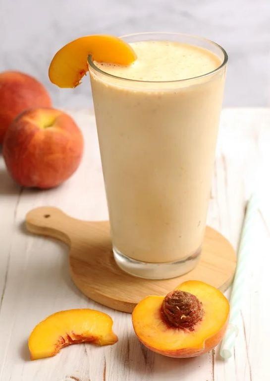 Peach and Greek Yogurt Smoothie