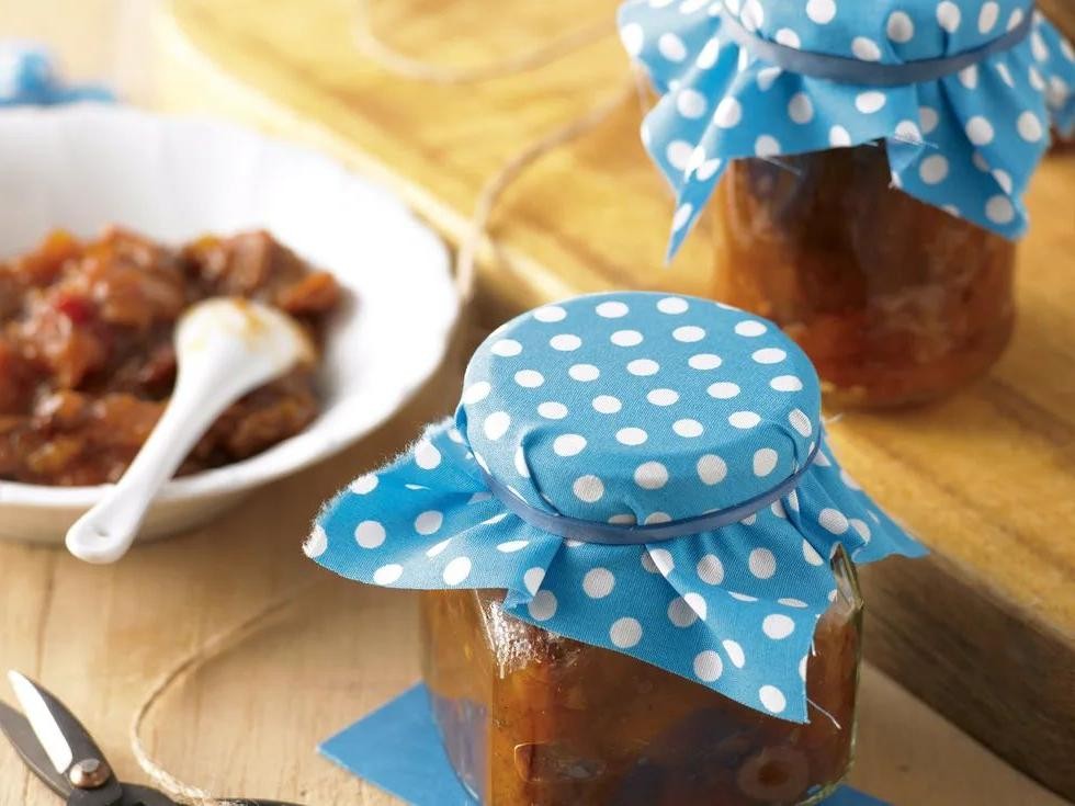 Peach mango chutney with cardamom