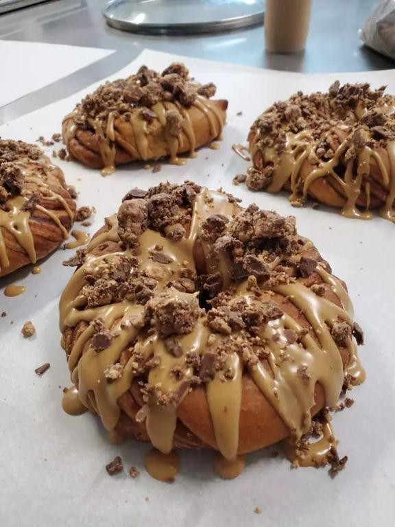 Peanut Butter Cup King Cake with Chocolate Drizzle